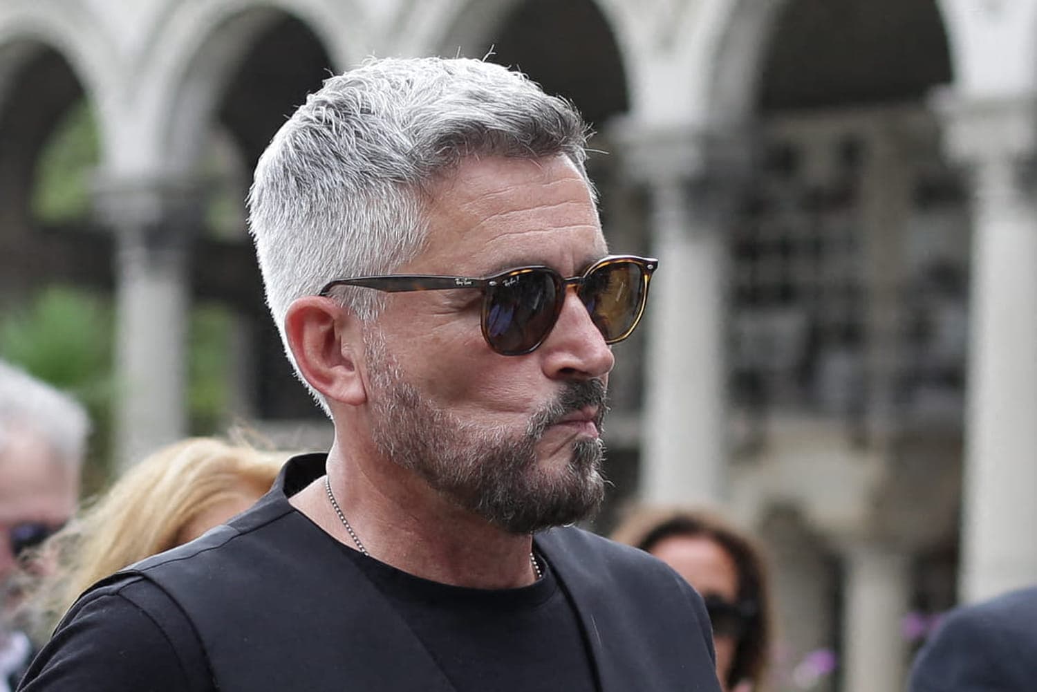 Olivier Minne fuit la télé publique : les dessous de l'exode