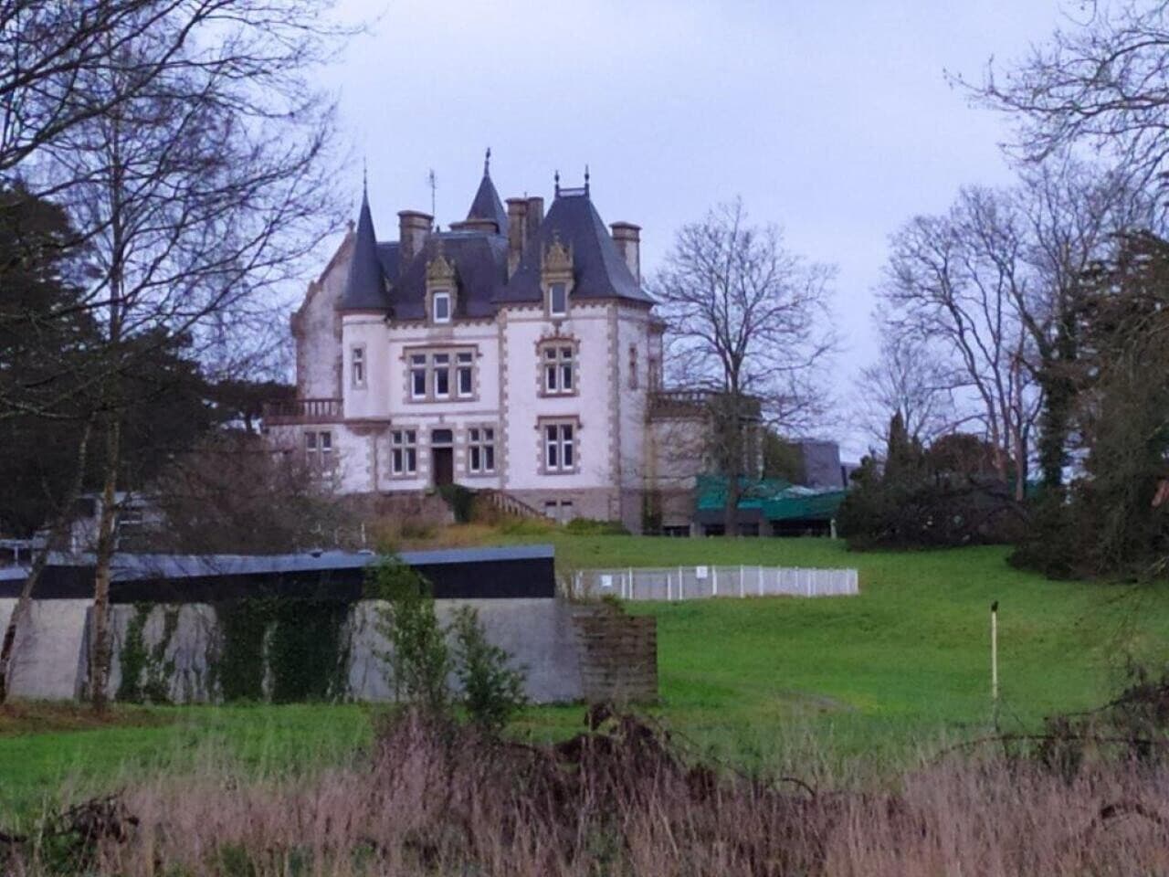 Bretagne : château transformé en Ehpad, l'État dépense encore