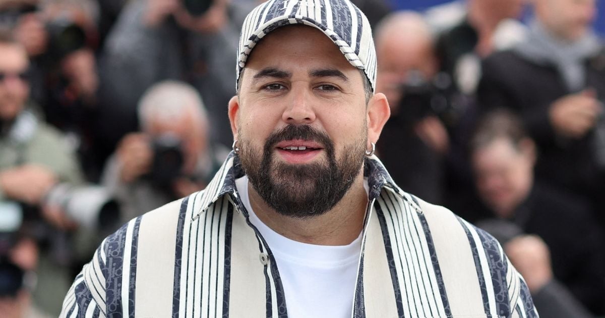 Artus arrête l'alcool, et là, c'est le drame : plus personne ne l'invite