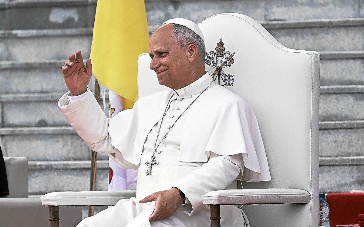 Visite du pape à Metz : Macron fuit la messe, l'UE se presse au bénitier